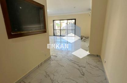 شقة - 3 غرف نوم - 3 حمامات للايجار في ذا كورت ياردز - كمبوندات الشيخ زايد - الشيخ زايد - الجيزة