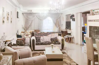 شقة - 2 غرف نوم - 1 حمام للبيع في محرم بك - حي وسط - الاسكندرية شقة - 2 غرف نوم - 1 حمام للبيع في محرم بك - حي وسط - الاسكندرية