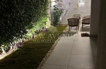 Apartment - 2 Bedrooms - 2 Bathrooms for sale in Lake View Residence - 5th Settlement Compounds - The 5th Settlement - New Cairo City - Cairo