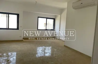 Penthouse - 3 Bedrooms - 3 Bathrooms for sale in Moon Residences - Fifth Square - The 5th Settlement - New Cairo City - Cairo