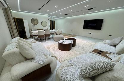 شقة - 3 غرف نوم - 4 حمامات للايجار في شارع شهاب - المهندسين - الجيزة