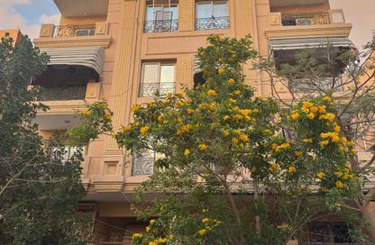 Apartment - 3 Bedrooms - 2 Bathrooms for sale in 2nd Neighborhood - 7th Area - Shorouk City - Cairo