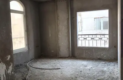 Apartment - 3 Bedrooms - 2 Bathrooms for sale in Mohamed Naguib Axis - Abou El Houl - New Cairo City - Cairo