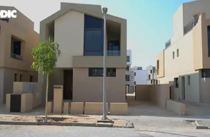 Villa - 4 Bedrooms - 3 Bathrooms for sale in Karmell - New Zayed City - Sheikh Zayed City - Giza