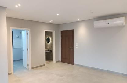 Apartment - 3 Bedrooms - 3 Bathrooms for sale in Village West - Sheikh Zayed Compounds - Sheikh Zayed City - Giza