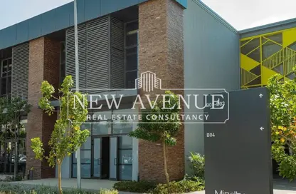 Whole Building - 2 Bedrooms - 3 Bathrooms for rent in District 5 - 5th Settlement Compounds - The 5th Settlement - New Cairo City - Cairo