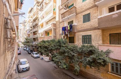 Apartment - 3 - 1 for sale in Saleh Ali St. - Janaklees - Hay Sharq - Alexandria