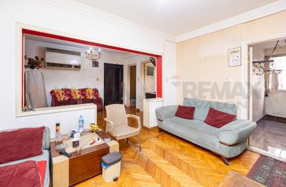 Apartment - 3 - 1 for sale in Saleh Ali St. - Janaklees - Hay Sharq - Alexandria