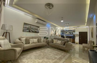 Apartment - 3 Bedrooms - 3 Bathrooms for sale in Moon Residences - Fifth Square - The 5th Settlement - New Cairo City - Cairo
