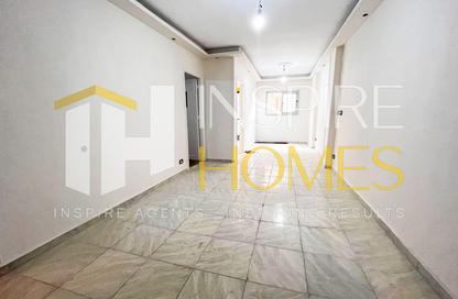 Apartment - 2 Bedrooms - 1 Bathroom for sale in Saeed Zou Al Fakar St. - Janaklees - Hay Sharq - Alexandria
