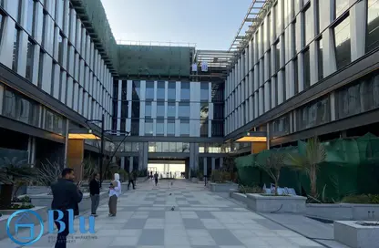 مساحات مكتبية - 2 غرف نوم - 2 حمامات للايجار في بارك ستريت - الطريق الدائري - التجمع الخامس - مدينة القاهرة الجديدة - القاهرة