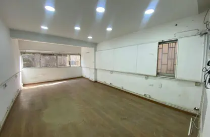 مساحات مكتبية - 4 غرف نوم - 2 حمامات للايجار في شارع محي الدين أبو العز - الدقي - الجيزة