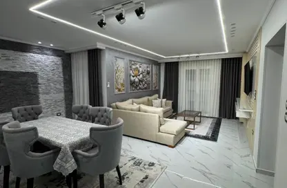 Apartment - 3 Bedrooms - 3 Bathrooms for rent in Cluster 3 - Hyde Park - New Cairo City - Cairo