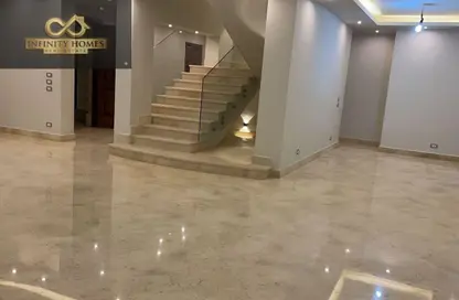 فيلا - 5 غرف نوم - 7 حمامات للايجار في كايرو فيستيفال سيتى - المستثمرين الشمالية - مدينة القاهرة الجديدة - القاهرة
