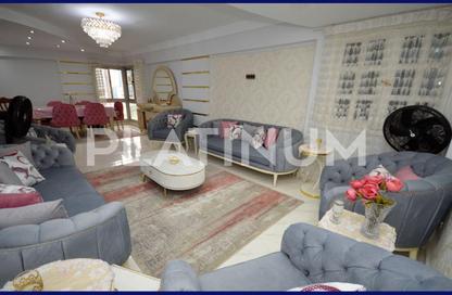 Apartment - 3 Bedrooms - 2 Bathrooms for sale in Nady Smouha Al Riyadi St. - Smouha - Hay Sharq - Alexandria