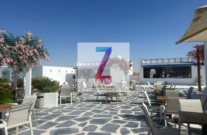 شاليه - 2 غرف نوم - 2 حمامات للبيع في ماونتن فيو راس الحكمة - راس الحكمة - الساحل الشمالي