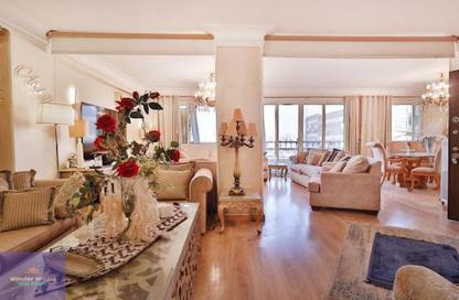 Apartment - 3 Bedrooms - 3 Bathrooms for sale in Al Laselky St. - El Laselky - New Maadi - Hay El Maadi - Cairo