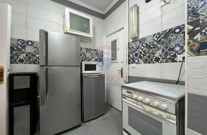 Apartment - 2 Bedrooms - 2 Bathrooms for rent in Shafik Mansour St. - Zamalek - Cairo