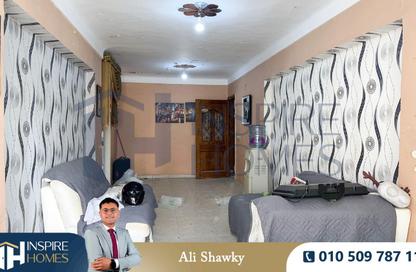 Apartment - 3 Bedrooms - 1 Bathroom for sale in Cleopatra - Hay Sharq - Alexandria
