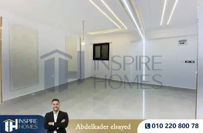 شقة - 3 غرف نوم - 1 حمام للبيع في ميامي - حي اول المنتزة - الاسكندرية