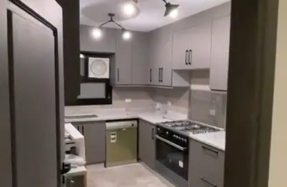 شقة - 4 غرف نوم - 3 حمامات للبيع في شارع المهدي ابن بركه - الحديقة الدولية - الحي السابع - مدينة نصر - القاهرة