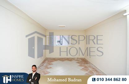 Apartment - 2 Bedrooms - 1 Bathroom for sale in Cleopatra - Hay Sharq - Alexandria
