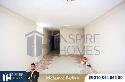 Apartment - 2 Bedrooms - 1 Bathroom for sale in Cleopatra - Hay Sharq - Alexandria