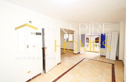 Apartment - 3 Bedrooms - 1 Bathroom for sale in Mohammad Ngeeb Street - Sidi Beshr - Hay Awal El Montazah - Alexandria