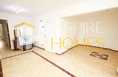 Apartment - 3 Bedrooms - 1 Bathroom for sale in Mohammad Ngeeb Street - Sidi Beshr - Hay Awal El Montazah - Alexandria