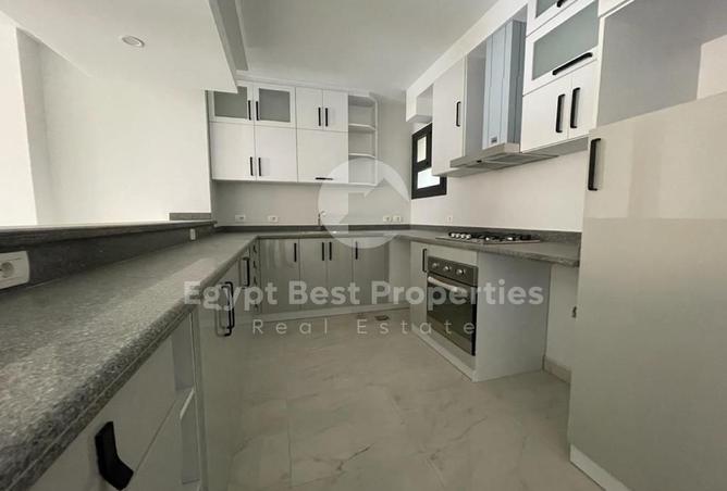 77614247 - Property Image 3