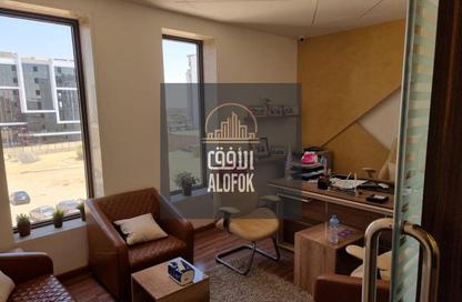 مساحات مكتبية - استوديو - 1 حمام للايجار في حى اسكان الجامعه الامريكية - كمبوندات التجمع الخامس - التجمع الخامس - مدينة القاهرة الجديدة - القاهرة