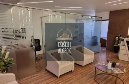 مساحات مكتبية - استوديو - 1 حمام للايجار في حى اسكان الجامعه الامريكية - كمبوندات التجمع الخامس - التجمع الخامس - مدينة القاهرة الجديدة - القاهرة