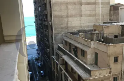 شقة - 3 غرف نوم - 2 حمامات للبيع في طريق الجيش - لوران - حي شرق - الاسكندرية