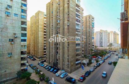 شقة - 3 غرف نوم - 2 حمامات للبيع في شارع رشدي - رشدي - حي شرق - الاسكندرية