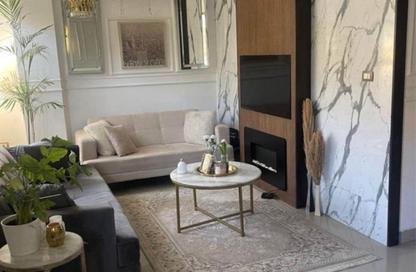 Apartment - 3 Bedrooms - 3 Bathrooms for sale in 1st Neighborhood - 8th Area - Shorouk City - Cairo