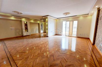 Apartment - 3 Bedrooms - 3 Bathrooms for sale in Kafr Abdo - Roushdy - Hay Sharq - Alexandria
