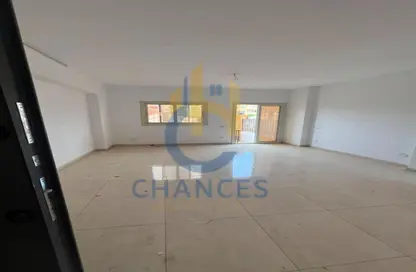Apartment - 3 Bedrooms - 2 Bathrooms for sale in Tariq Ibn Ziyad St. - Al Narges 6 - Al Narges - New Cairo City - Cairo