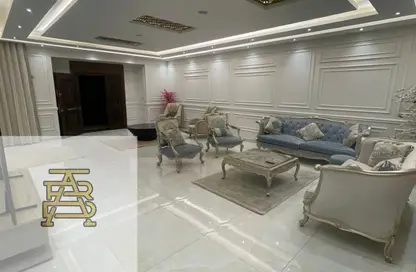 فيلا - 5 غرف نوم - 5 حمامات للايجار في مدينتي - القاهرة