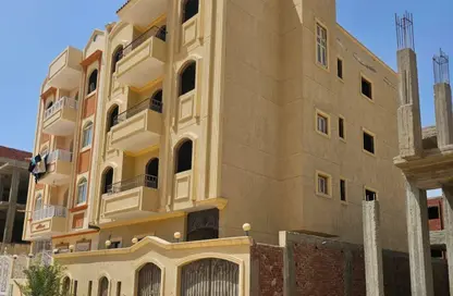 بناية كاملة - 4 غرف نوم - 3 حمامات للبيع في الحي السادس - مدينة بدر - القاهرة