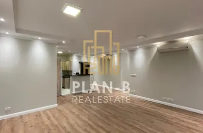 شقة - 3 غرف نوم - 2 حمامات للبيع في طريق بيفرلي هيلز - الحي السابع عشر - الشيخ زايد - الجيزة