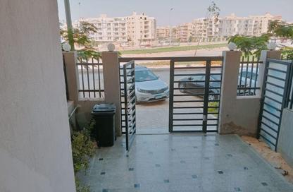 Apartment - 2 Bedrooms - 1 Bathroom for sale in North Lotus - El Lotus - New Cairo City - Cairo