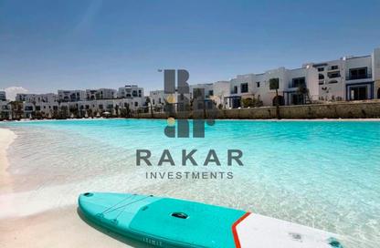 Chalet - 2 Bedrooms - 2 Bathrooms for sale in Mountain View - Ras Al Hekma - North Coast