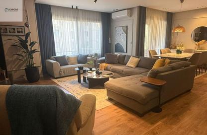Apartment - 2 - 2 for sale in Palm Hills Village Gate - South Investors Area - New Cairo City - Cairo