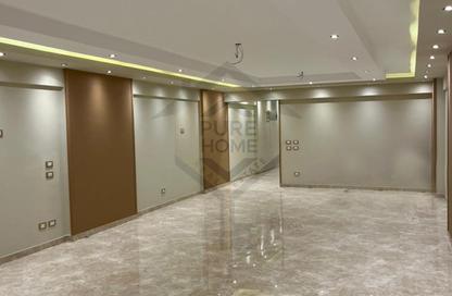 Apartment - 3 Bedrooms - 3 Bathrooms for sale in Smouha - Hay Sharq - Alexandria