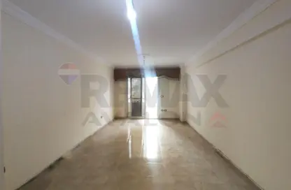 شقة - 2 غرف نوم - 1 حمام للبيع في سابا باشا - حي شرق - الاسكندرية