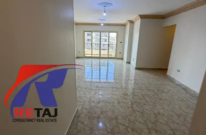Apartment - 3 Bedrooms - 2 Bathrooms for rent in Zaker Hussein St. - Al Hadiqah Al Dawliyah - 7th District - Nasr City - Cairo