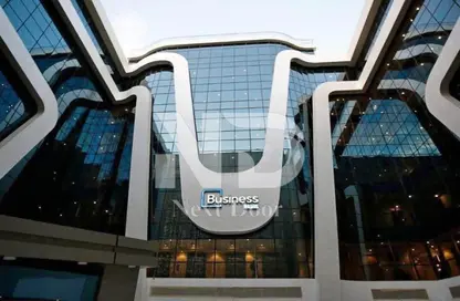 مساحات مكتبية - 3 غرف نوم - 2 حمامات للايجار في بيزنس بلاس - شارع التسعين الشمالي - التجمع الخامس - مدينة القاهرة الجديدة - القاهرة