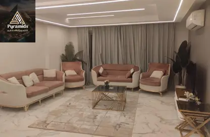 شقة - 3 غرف نوم - 3 حمامات للايجار في شارع المساحه - الدقي - الجيزة