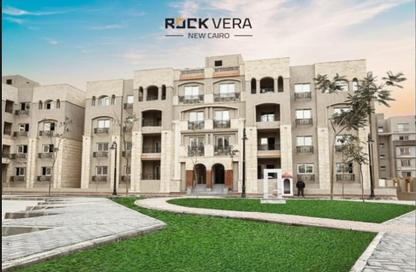 Apartment - 3 Bedrooms - 3 Bathrooms for sale in Rock Vera - 5th Settlement Compounds - The 5th Settlement - New Cairo City - Cairo
