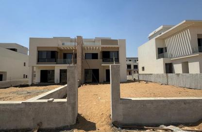 Townhouse - 4 Bedrooms - 4 Bathrooms for sale in Cluster 18 - Hyde Park - New Cairo City - Cairo